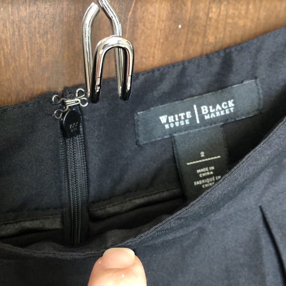 WHBM short pleated skirt size 2 -with pockets! - Picture 4 of 9